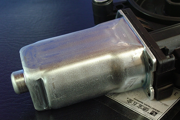 Enclosure group of pivoted window motor